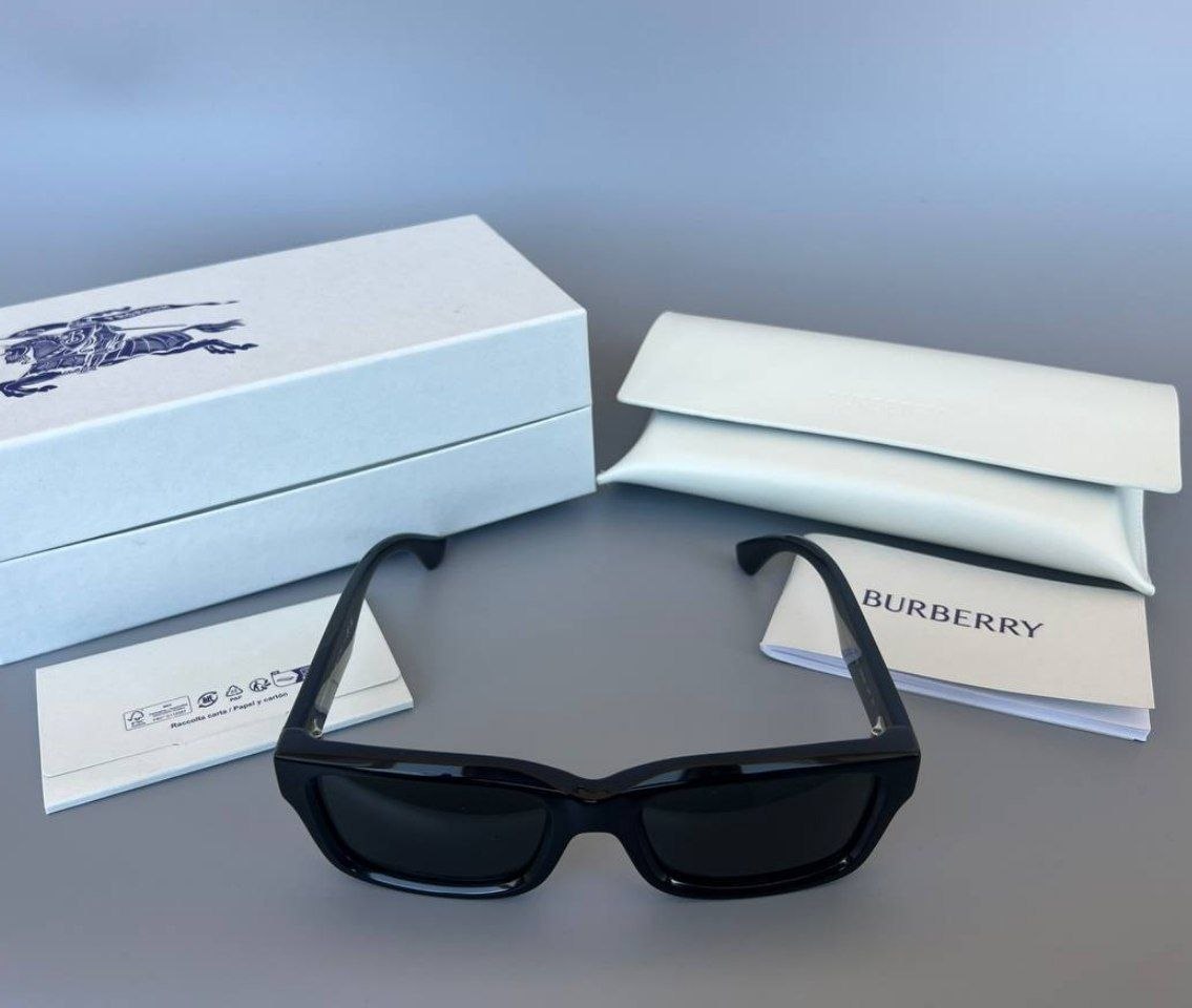 Очки унисекс BURBERRY England Rectangle Sunglasses