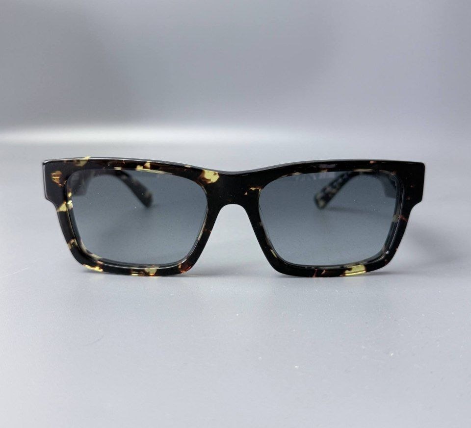 Очки PRADA Sunglasses with Iconic Metal Plaque 'Black Malt Tortoise'