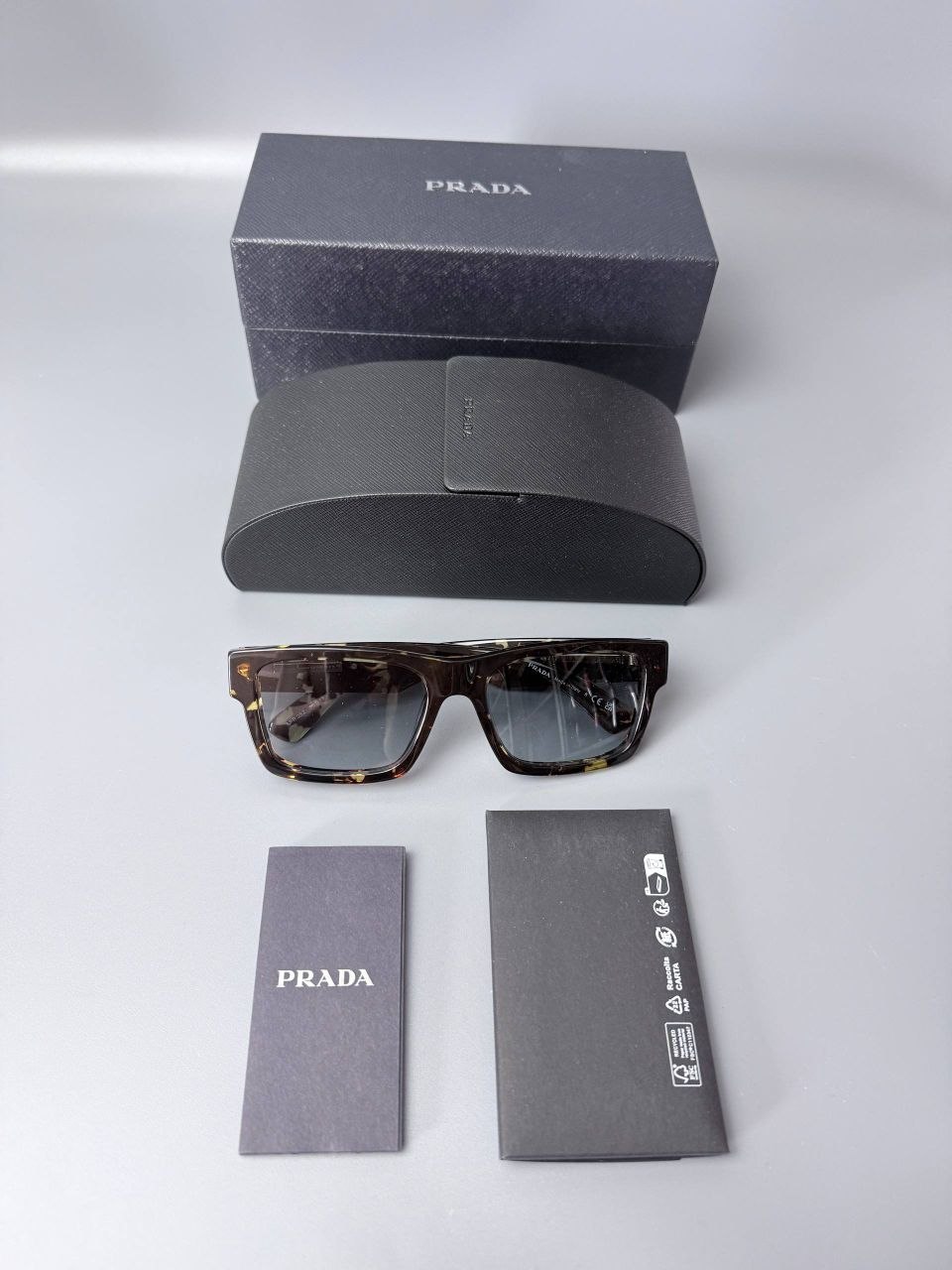 Очки PRADA Sunglasses with Iconic Metal Plaque 'Black Malt Tortoise'