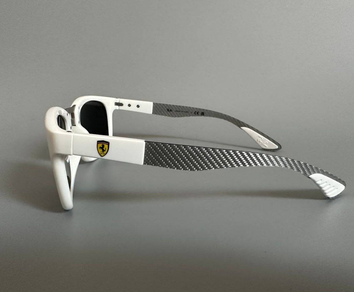 Очки Ray-Ban Scuderia Ferrari Collection 'White Silver'