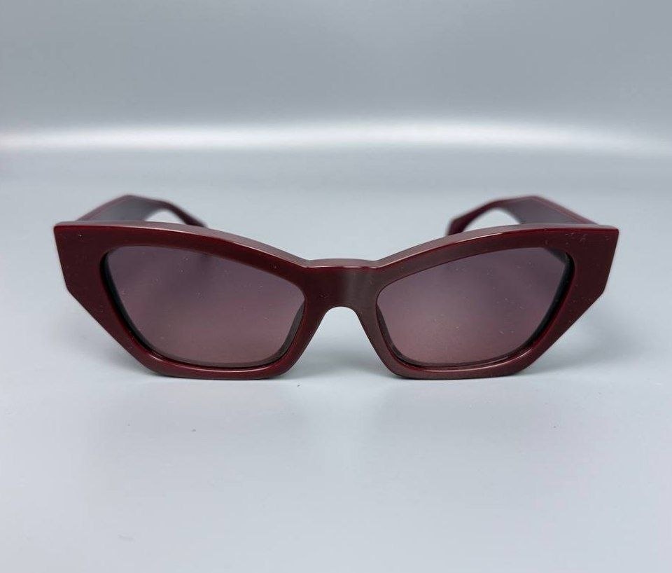 Женские очки Versace Signature Cat Eye Sunglasses