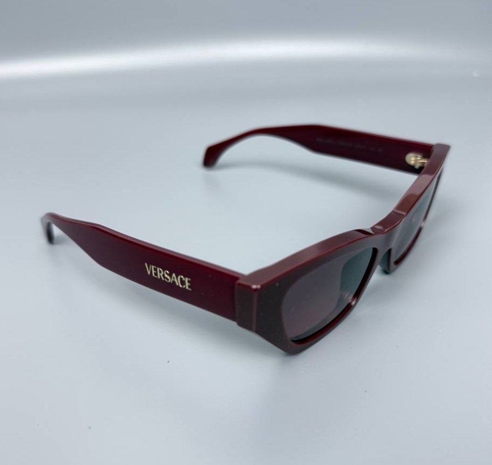 Женские очки Versace Signature Cat Eye Sunglasses