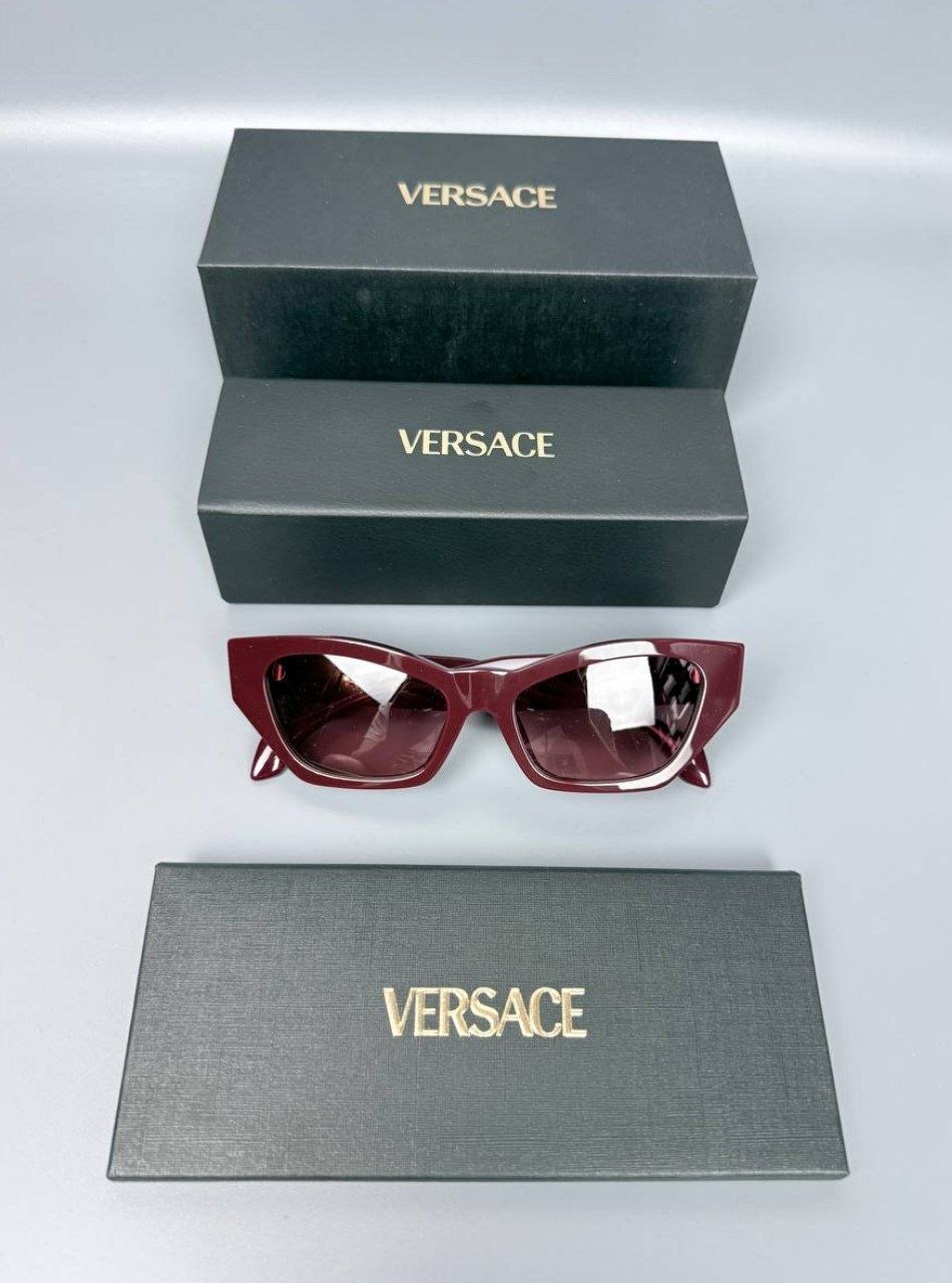 Женские очки Versace Signature Cat Eye Sunglasses