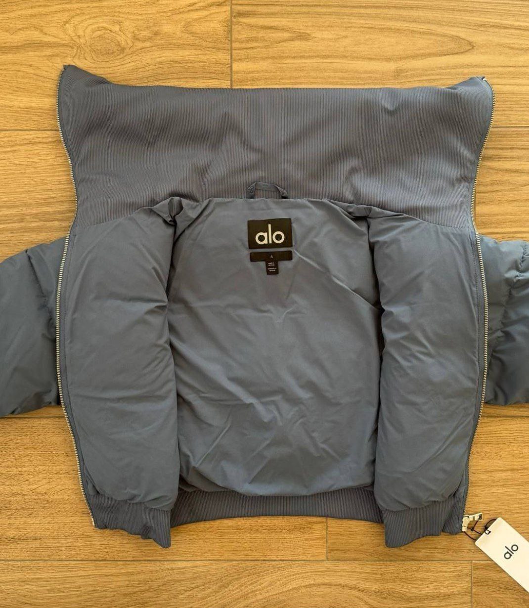 Куртка пуховик Alo Yoga Captivate Puffer Jacket