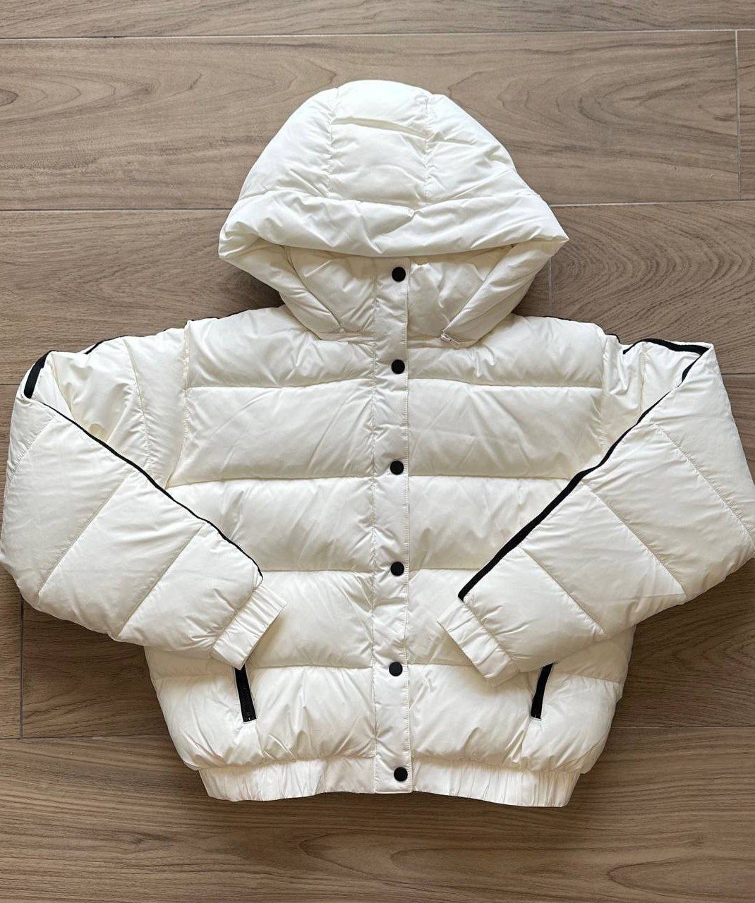 Женский пуховик куртка Alo Yoga Aspen Love Puffer Jacket