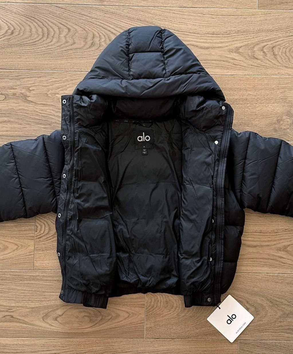 Женский пуховик куртка Alo Yoga Aspen Love Puffer Jacket