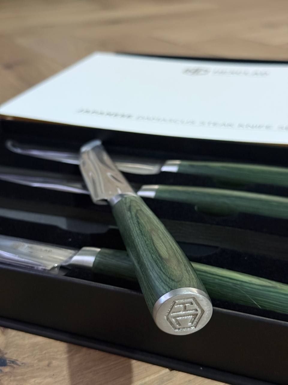 Набор ножей для стейка HexClad 4 pc Japanese Damascus Steel Steak Knife Set