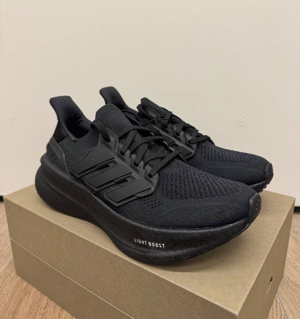Женские кроссовки Y-3 Ultraboost 5 Core Black