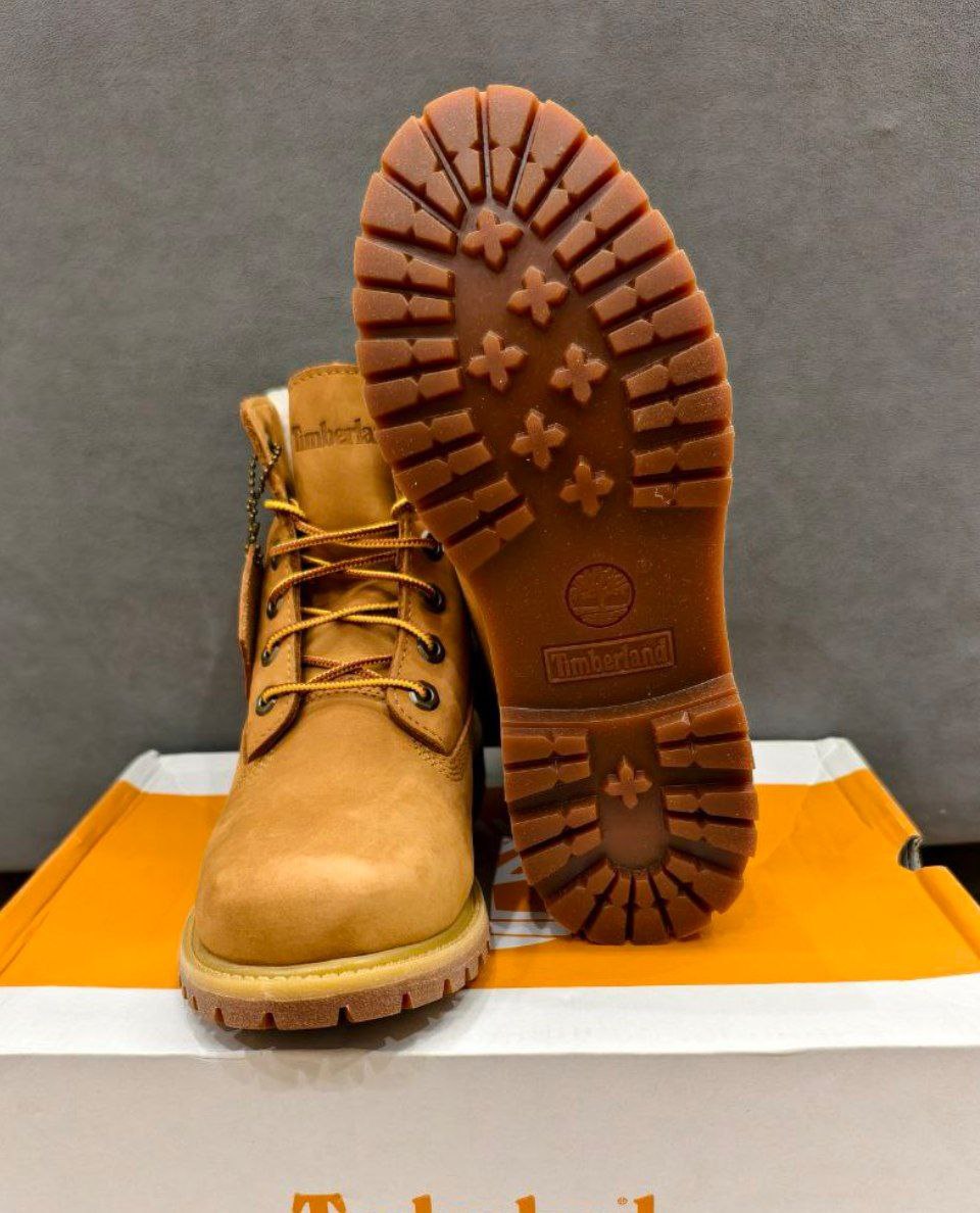 Женские ботинки Timberland 6 Inch Premium Fleece Waterproof Boot