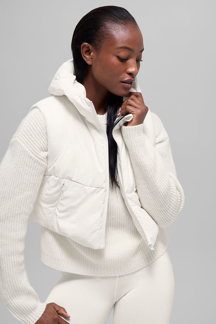 Женский жилет Alo Yoga Fast Lane Puffer Vest 'Ivory'