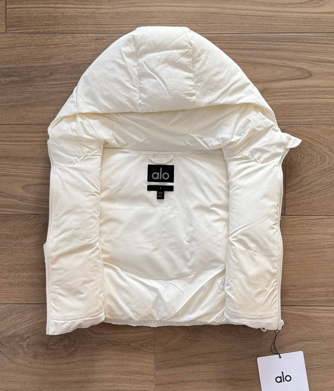 Женский жилет Alo Yoga Fast Lane Puffer Vest 'Ivory'