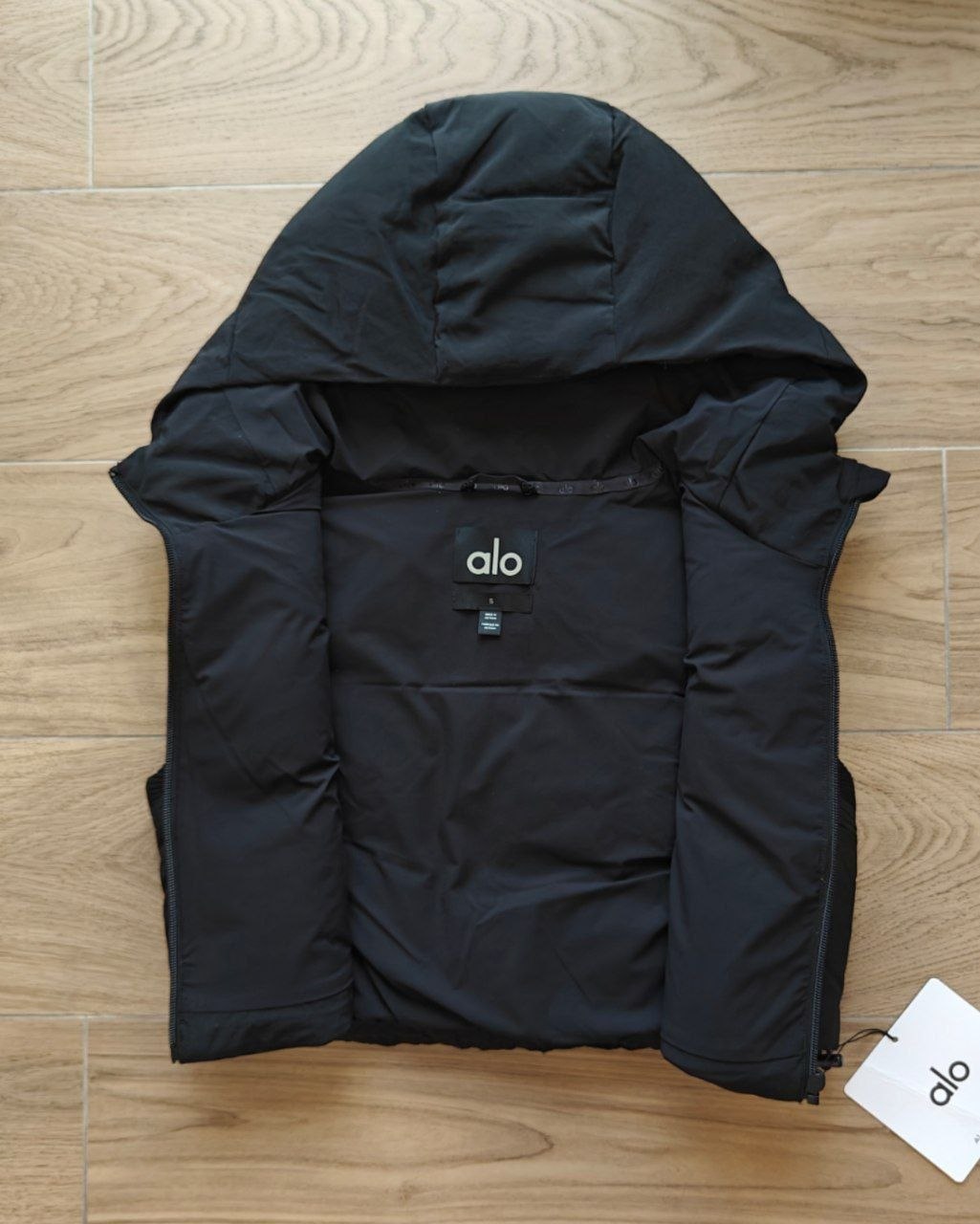 Женский жилет Alo Yoga Fast Lane Puffer Vest