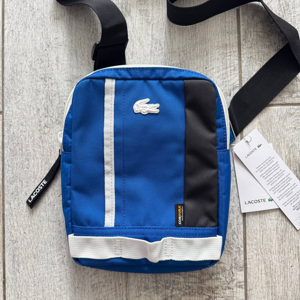 Сумка унисекс Lacoste Contrast Strap Color-Block Bag