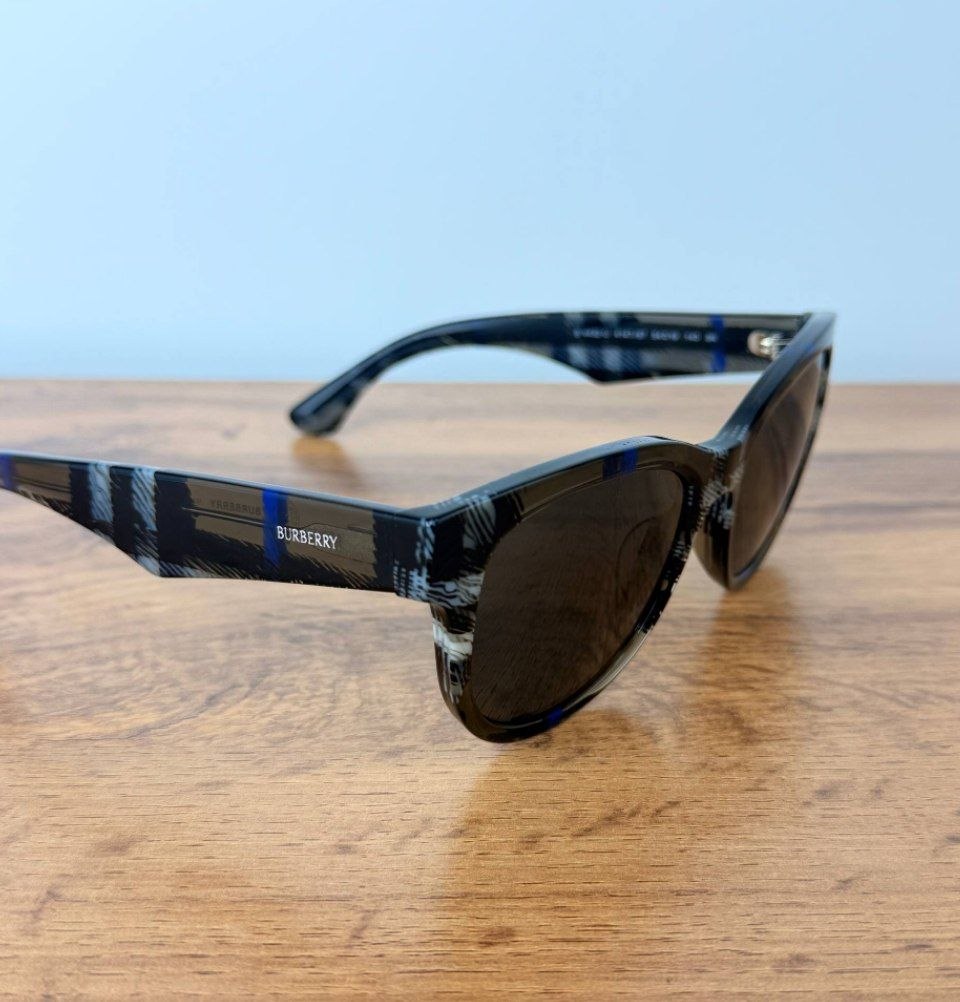 Женские очки Burberry England Phantos Sunglasses 'Check Lichen'