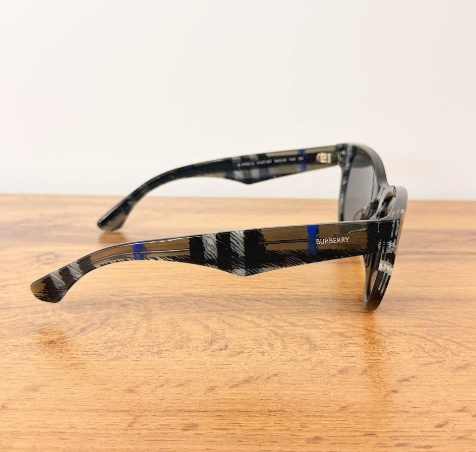 Женские очки Burberry England Phantos Sunglasses 'Check Lichen'