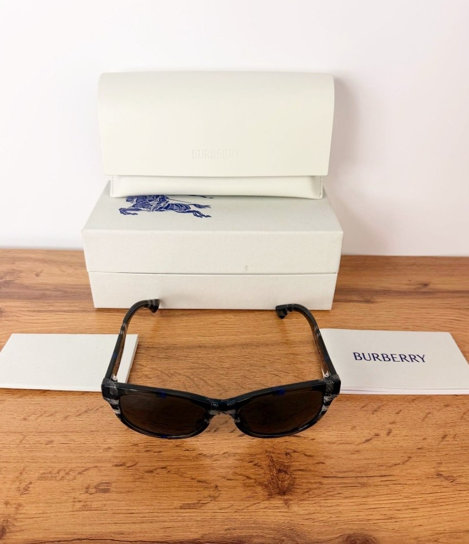 Женские очки Burberry England Phantos Sunglasses 'Check Lichen'