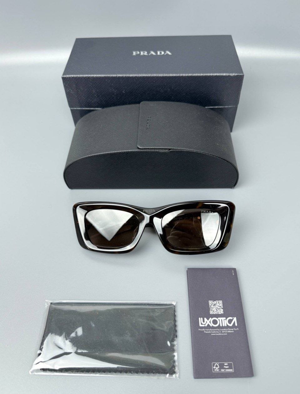 Женские очки PRADA Tortoise Cat Eye Sunglasses