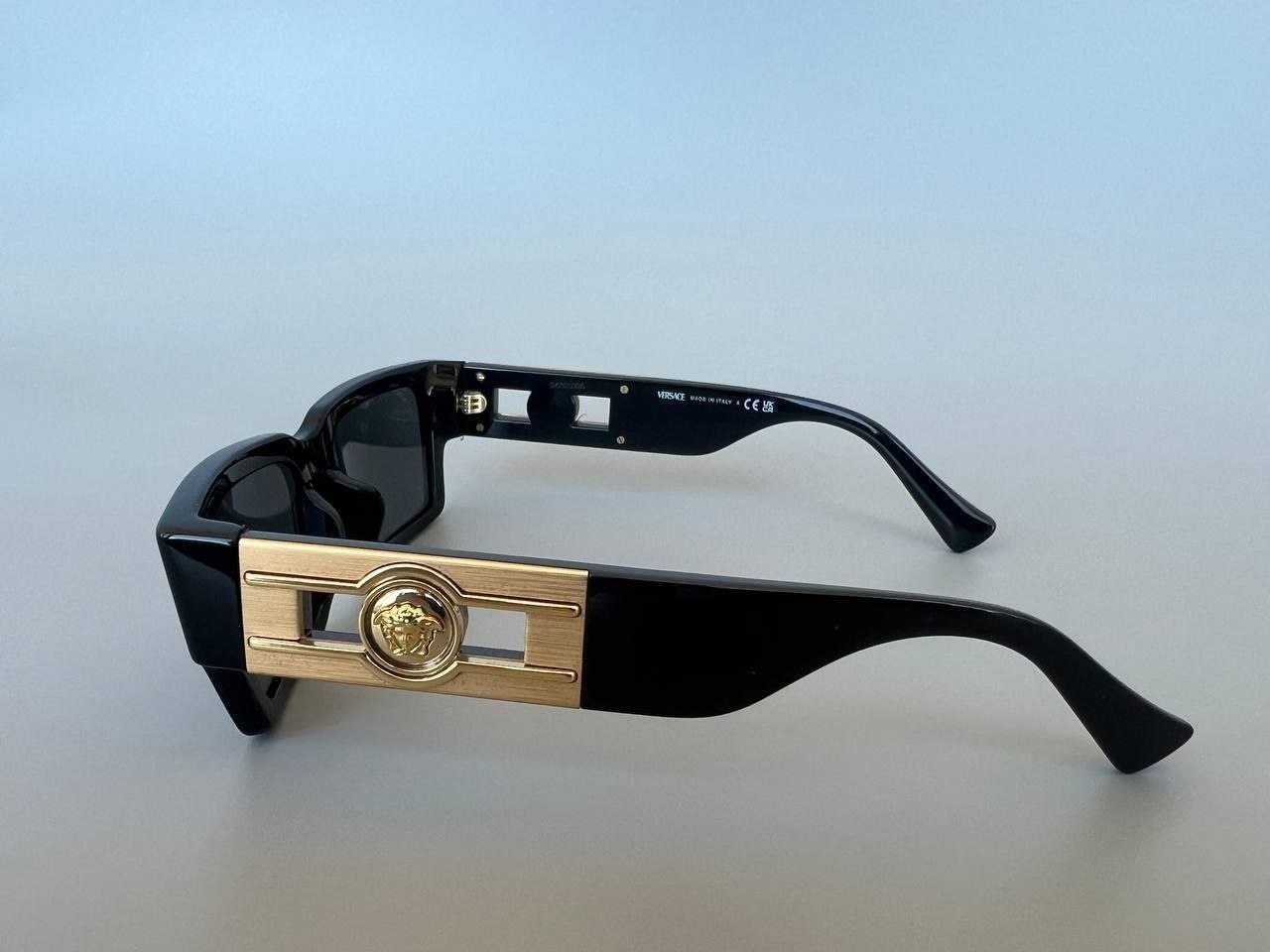 Очки унисекс VERSACE Medusa Black Sunglasses