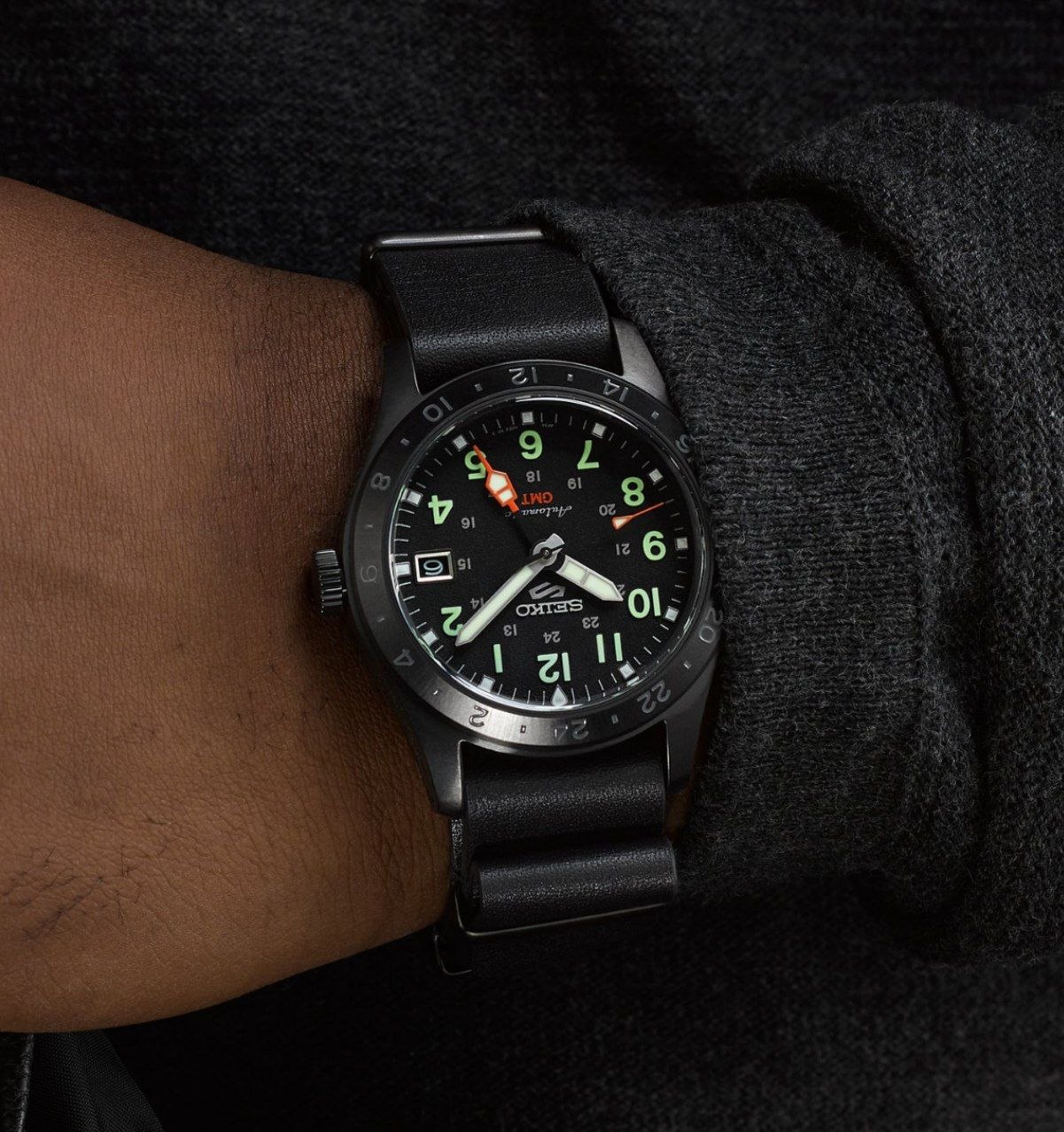 Механические часы Seiko 5 Sports Field GMT 'Black'