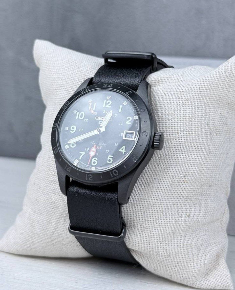 Механические часы Seiko 5 Sports Field GMT 'Black'