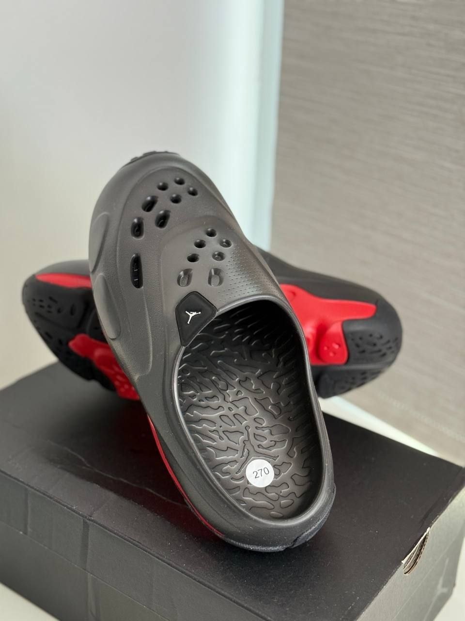 Слипоны Jordan Roam Slide "Bred"