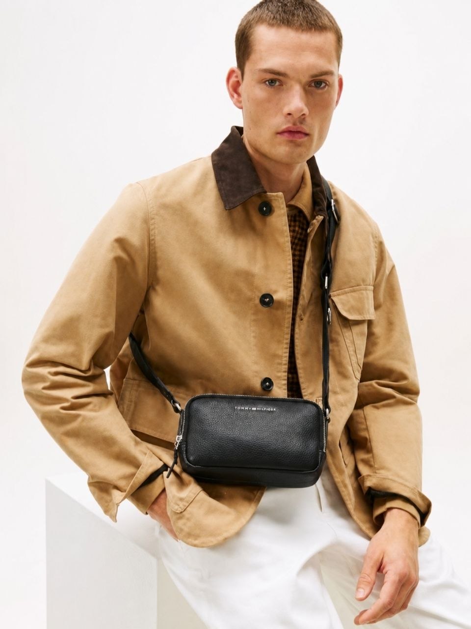 Сумка Tommy Hilfiger TH Premium Leather Camera Bag