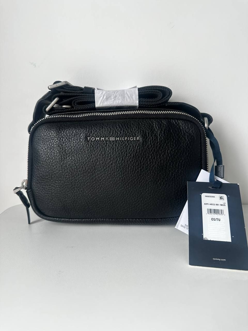 Сумка Tommy Hilfiger TH Premium Leather Camera Bag