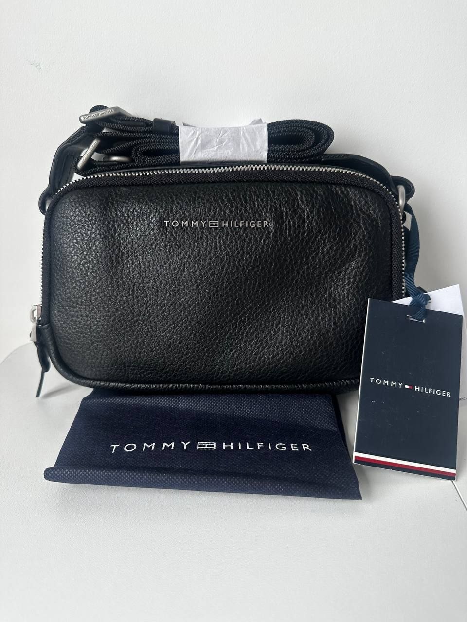 Сумка Tommy Hilfiger TH Premium Leather Camera Bag
