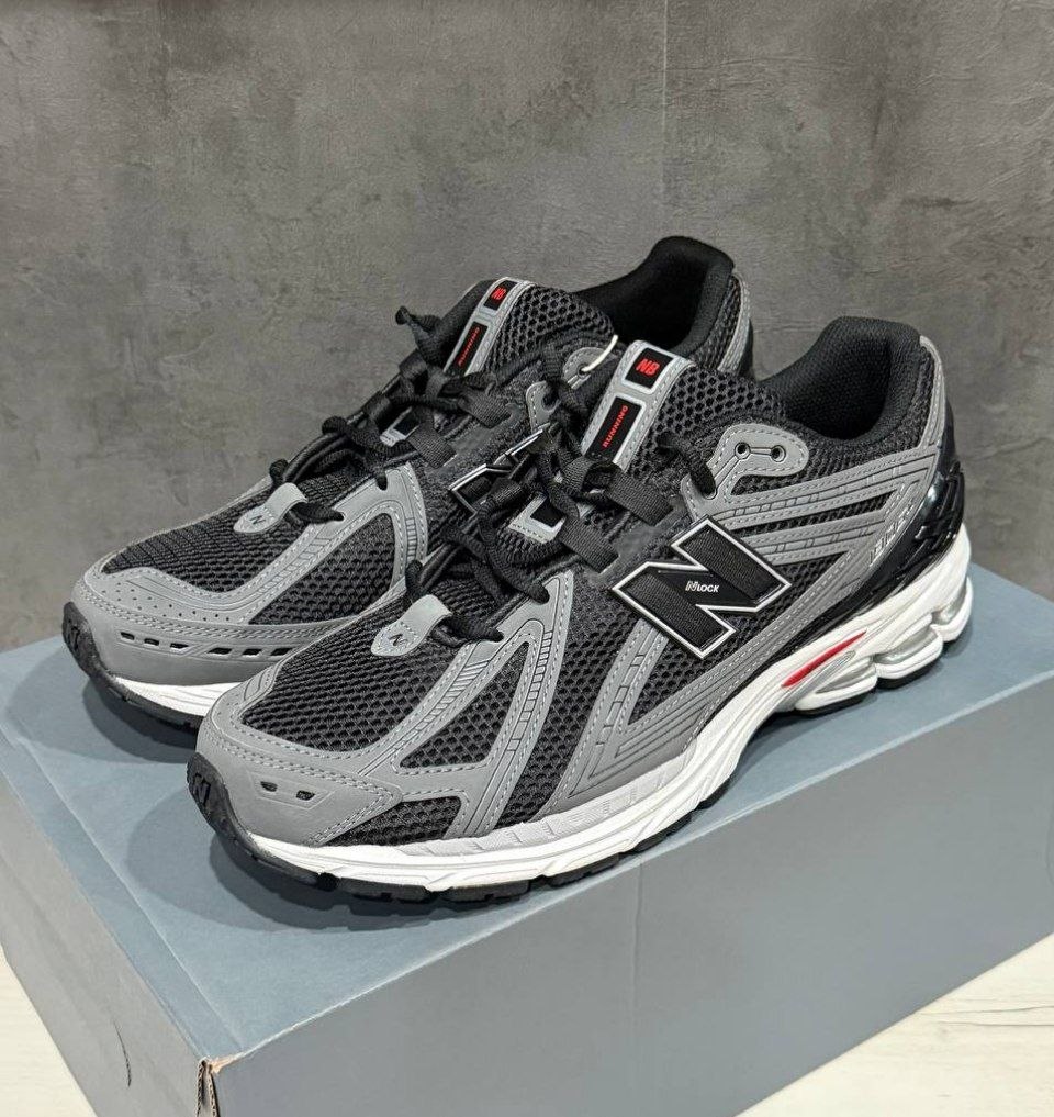 Кроссовки New Balance 1906R 'Black Team Red Castlerock'