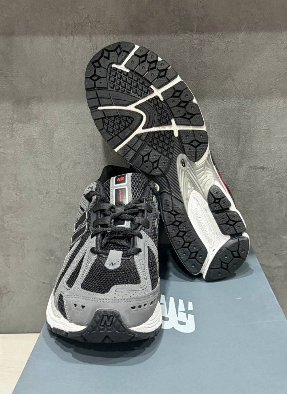 Кроссовки New Balance 1906R 'Black Team Red Castlerock'