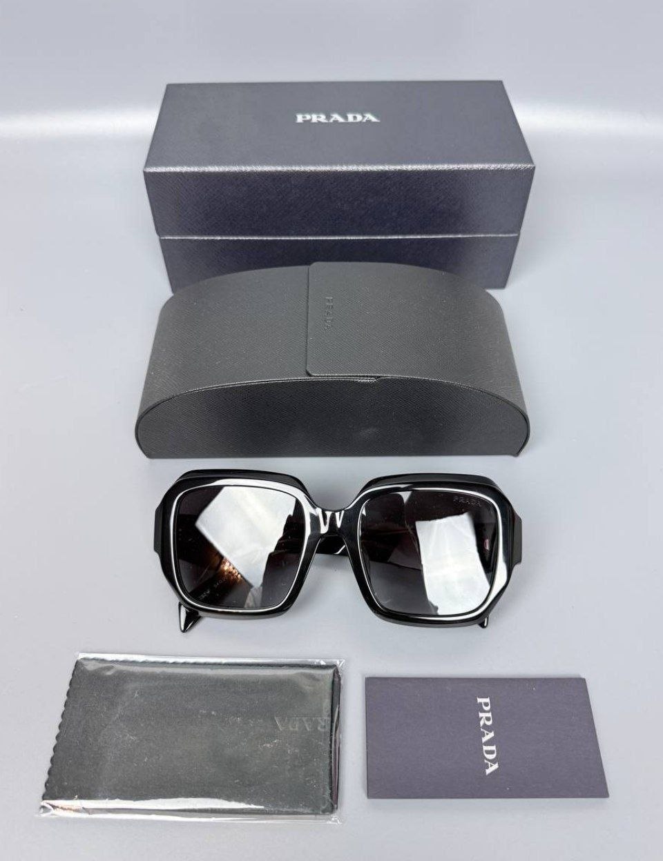 Женские очки PRADA Symbole Square Sunglasses