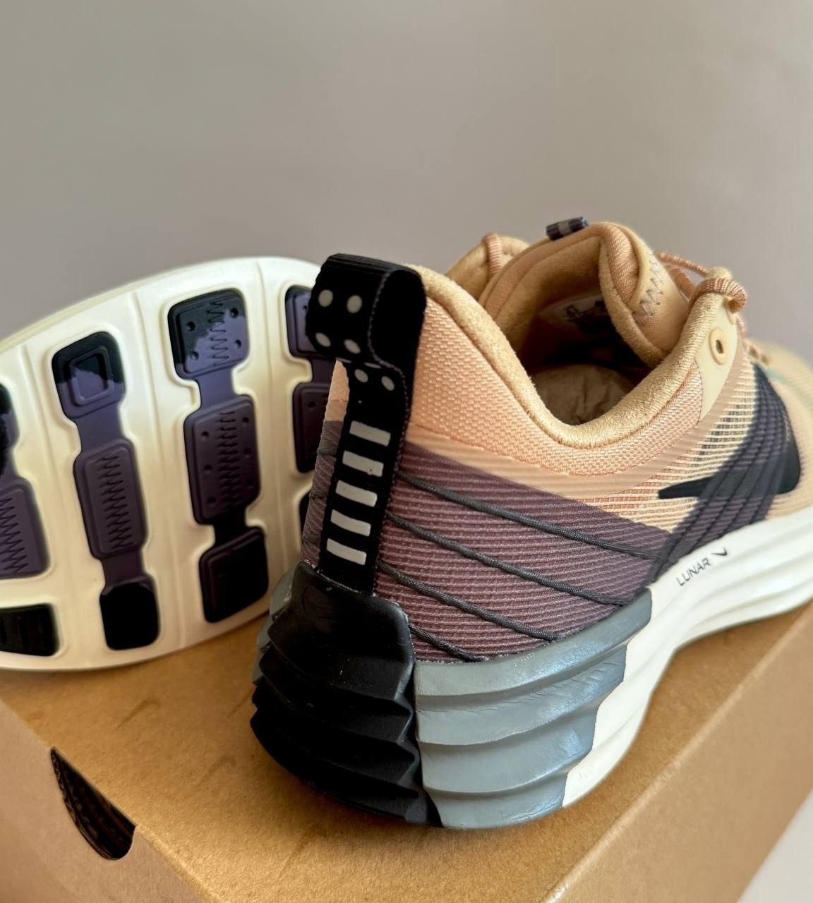 Кроссовки Nike Lunar Roam 'Sesame'