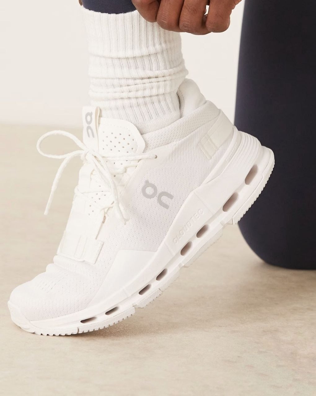 Женские кроссовки On Cloudnova 2 'White'