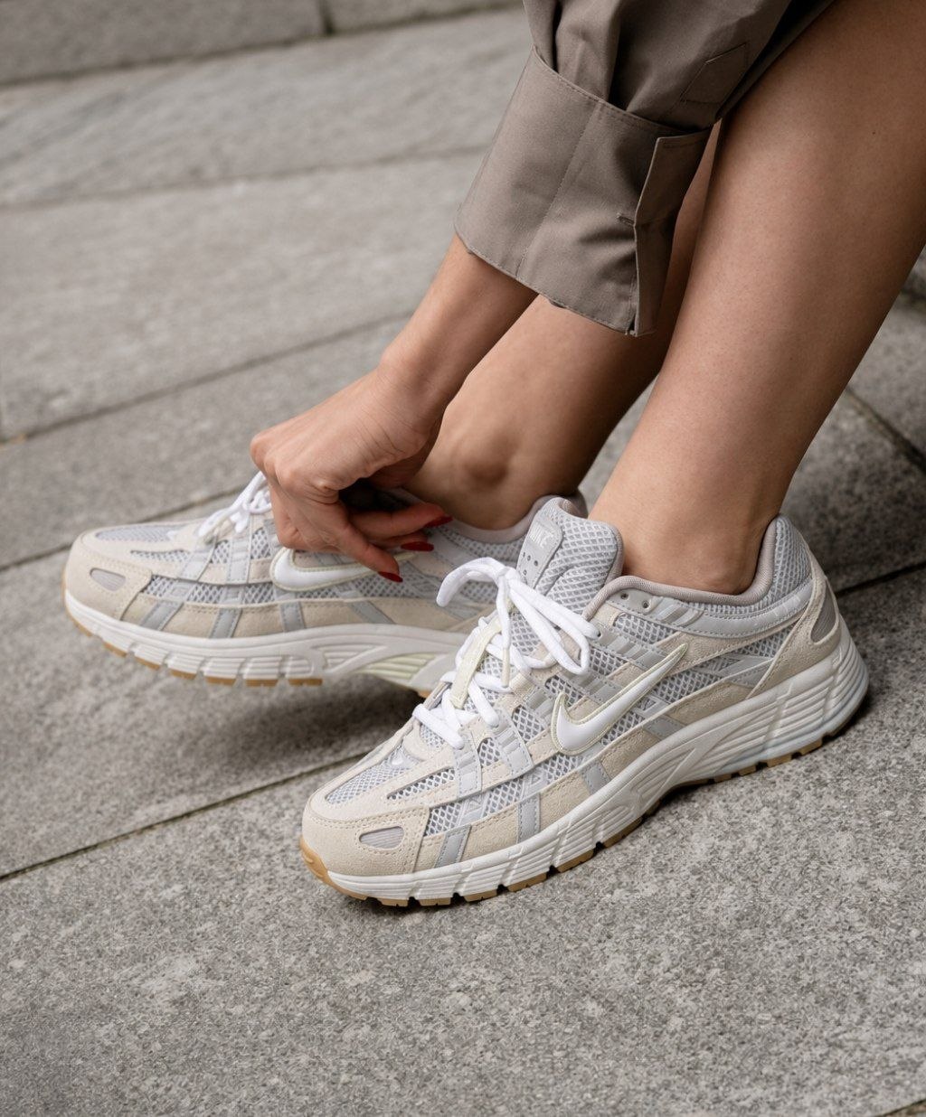 Женские кроссовки Nike P-6000 'Photon Dust Light Khaki'