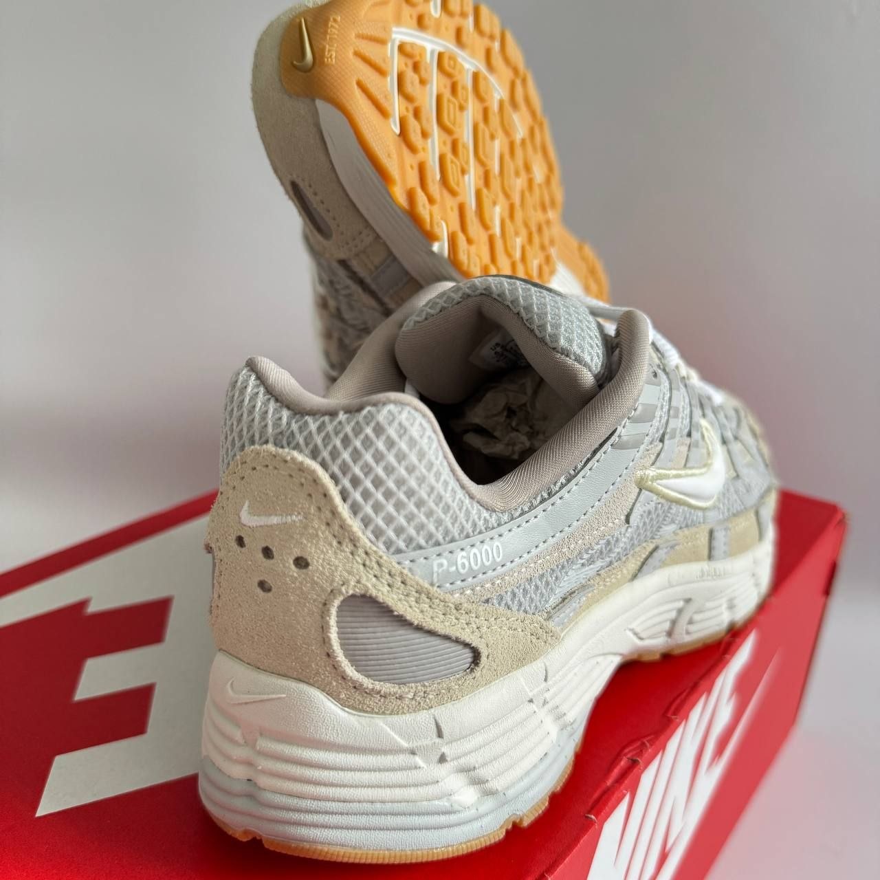 Женские кроссовки Nike P-6000 'Photon Dust Light Khaki'