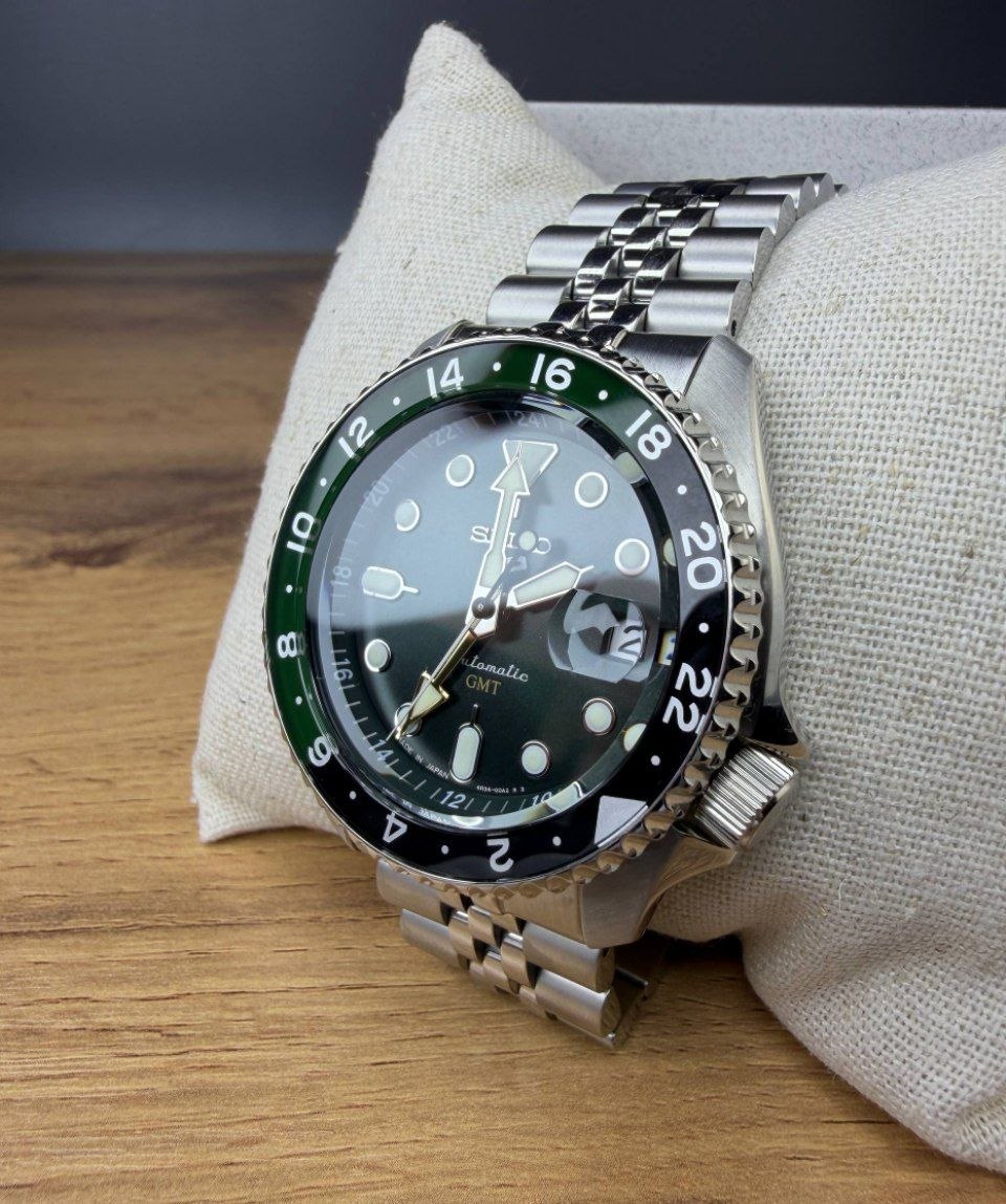 Часы Seiko 5 Japan GMT SKX Green
