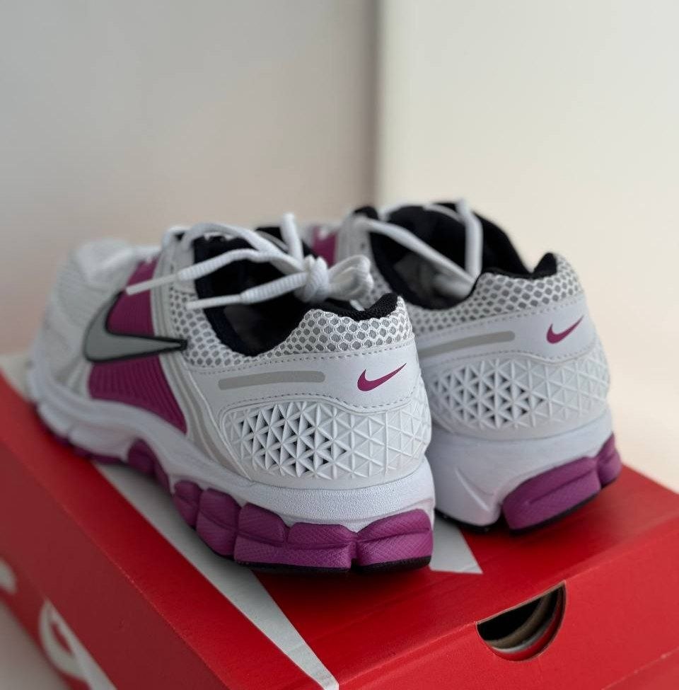 Женские кроссовки Nike Zoom Vomero 5 'Hot Fuchsia'