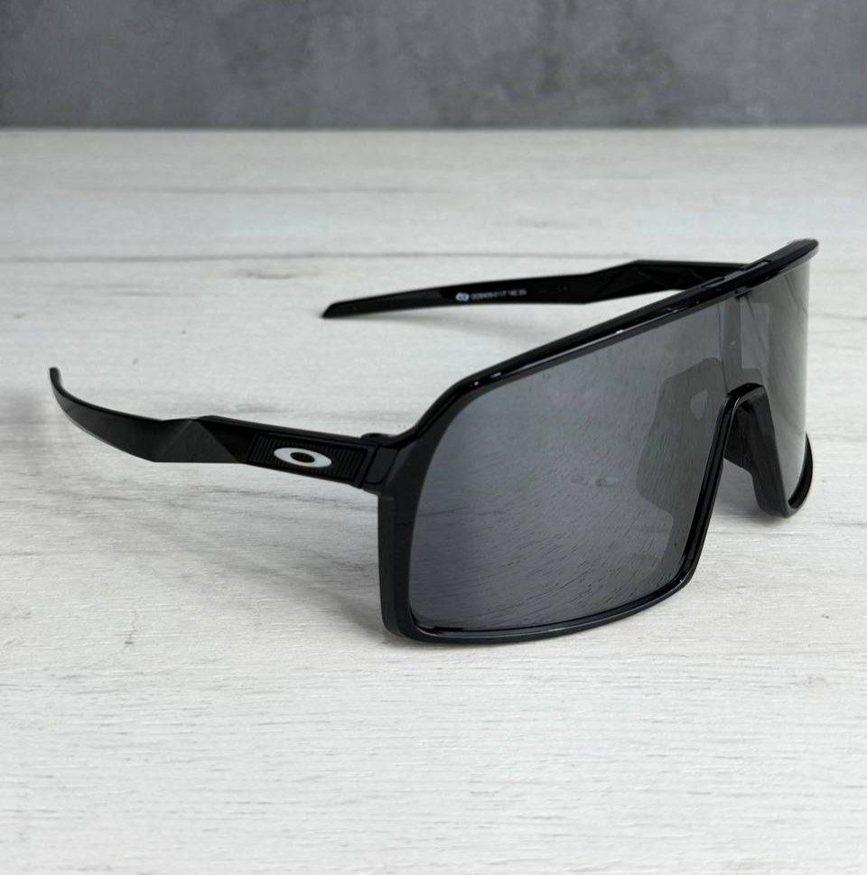 Спортивные очки унисекс Oakley Sutro Sunglasses