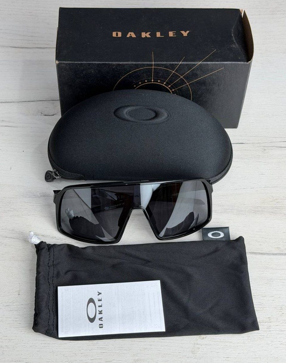 Спортивные очки унисекс Oakley Sutro Sunglasses