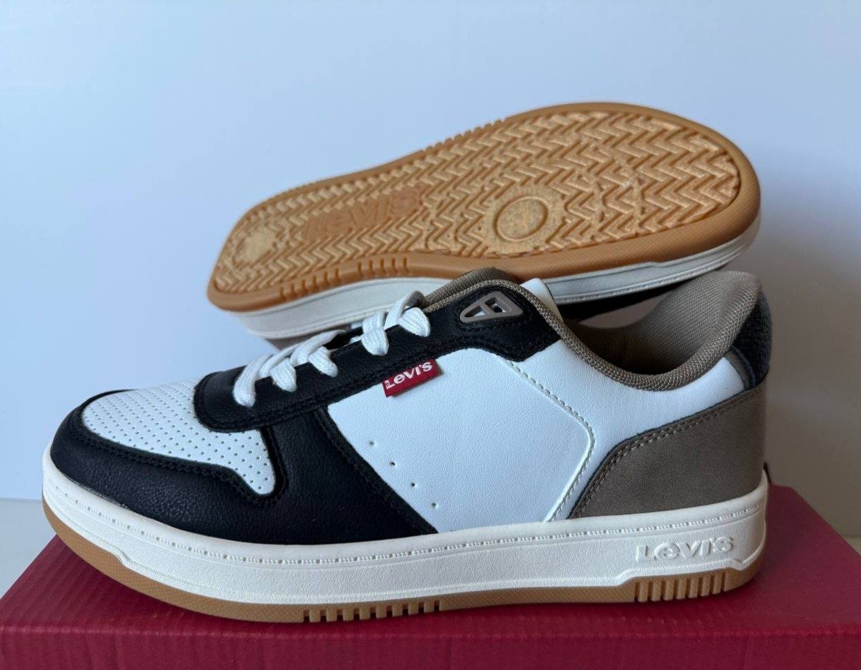 Кроссовки Levis Drive Lo 'White/Black/Khaki'