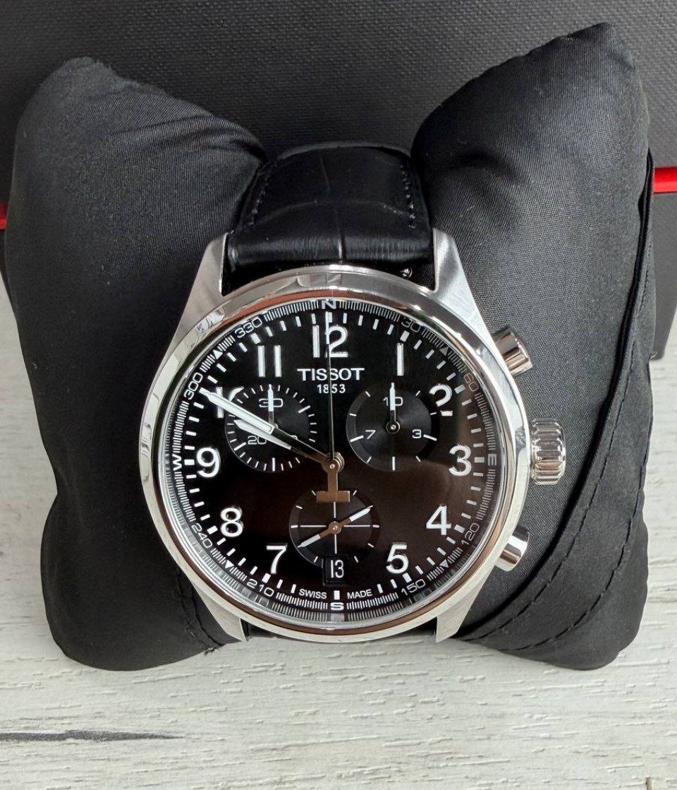 Часы Tissot Chrono 42mm Watch