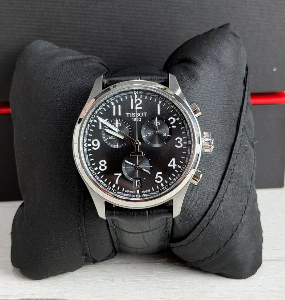 Часы Tissot Chrono 42mm Watch