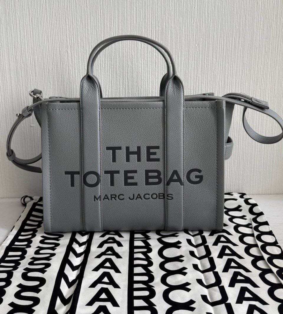 Сумка Marc Jacobs The Leather Medium Tote Bag
