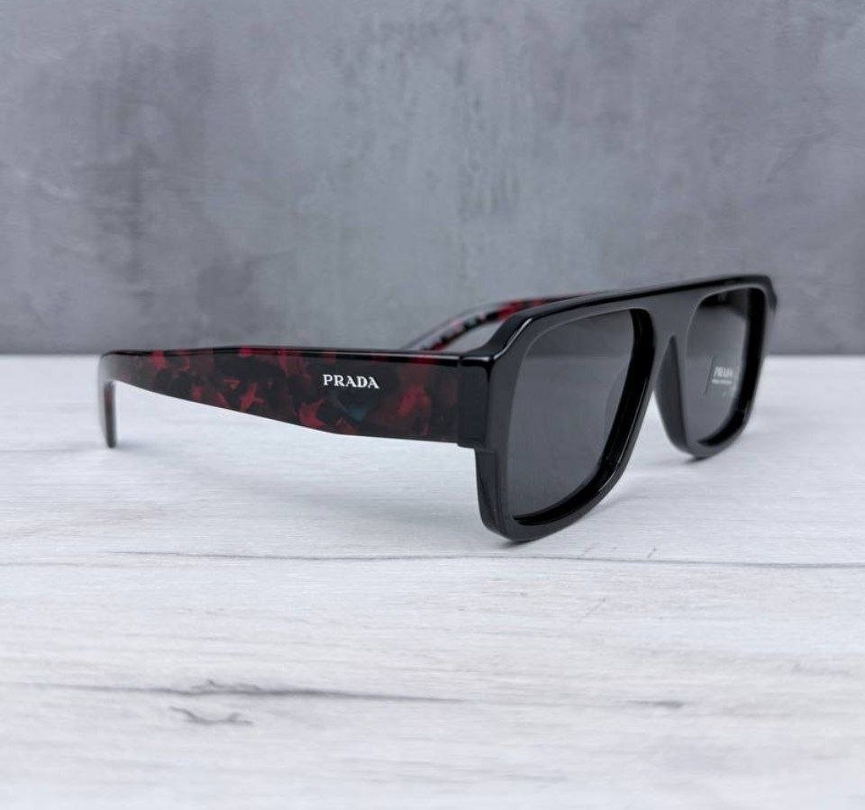 Очки PRADA Eyewear Black Red Sunglasses