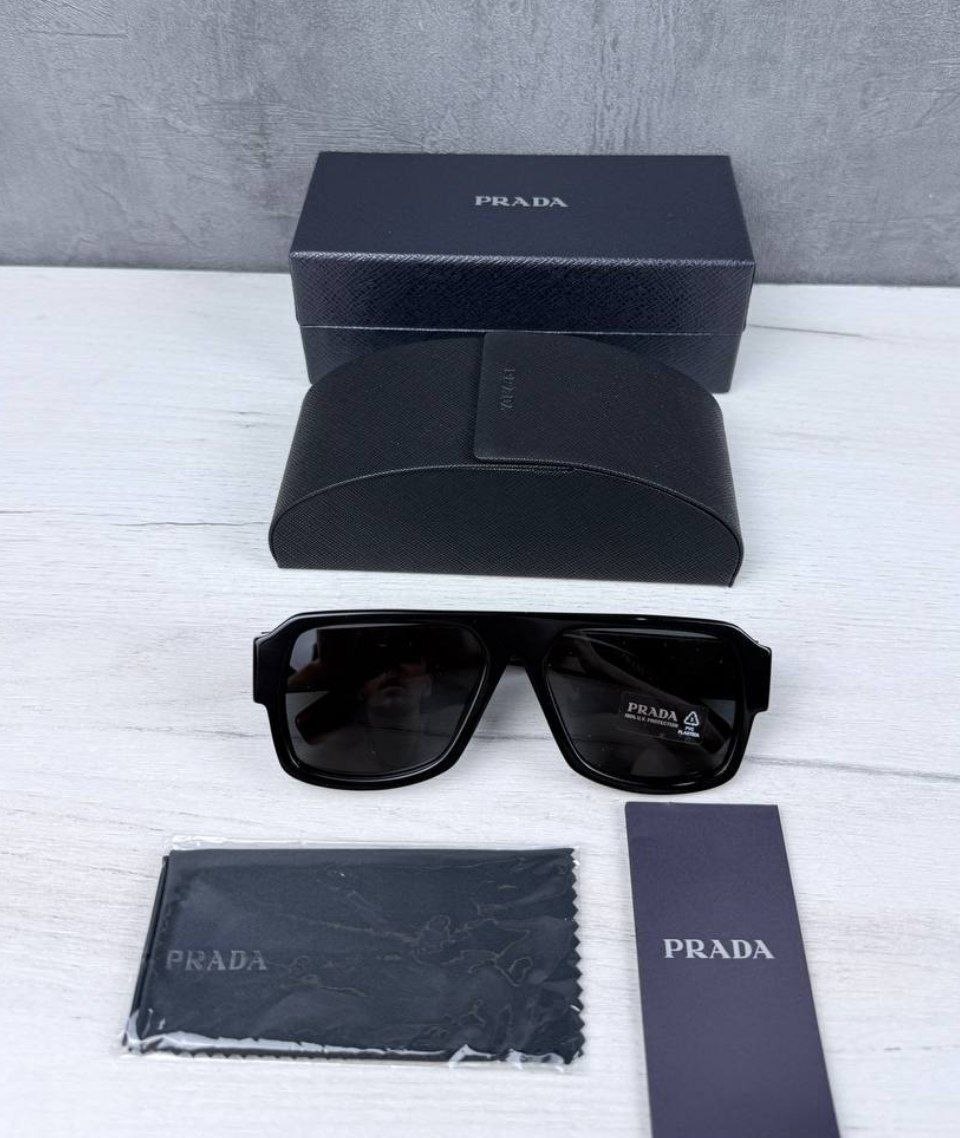 Очки PRADA Eyewear Black Red Sunglasses
