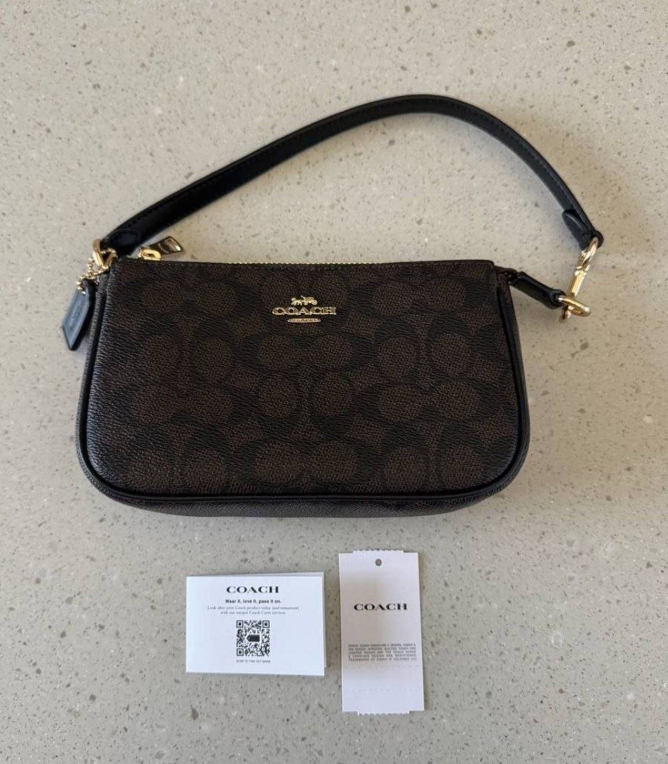 Женский клатч Coach Nolita 19 'Signature Canvas'