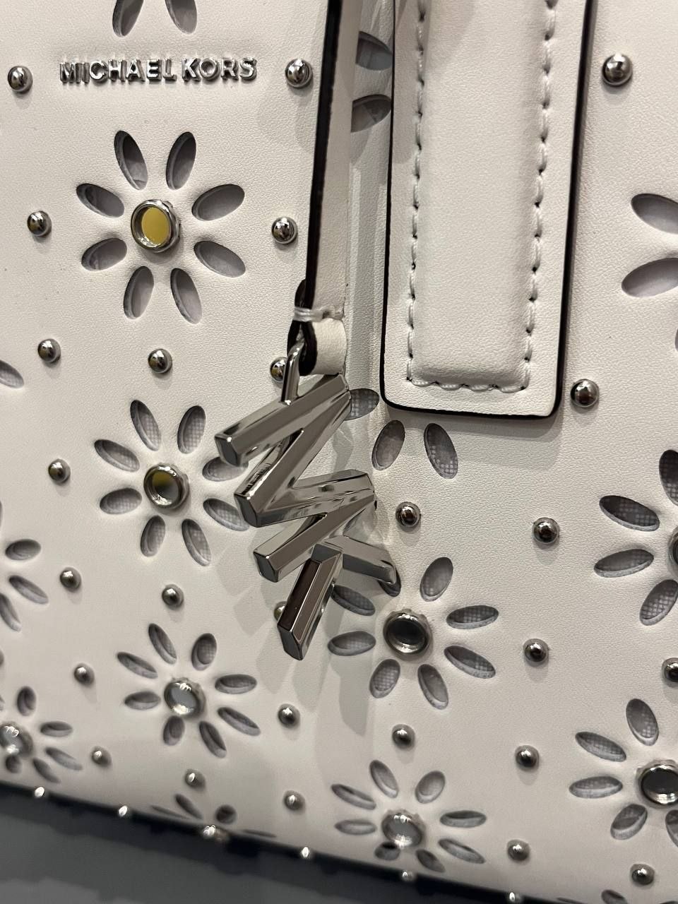 Сумка Michael Kors Laila Small Embellished Laser Cut Leather Satchel 'Optic White'