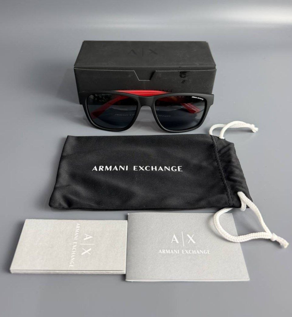 Очки Armani Exchange Pillow Sunglasses