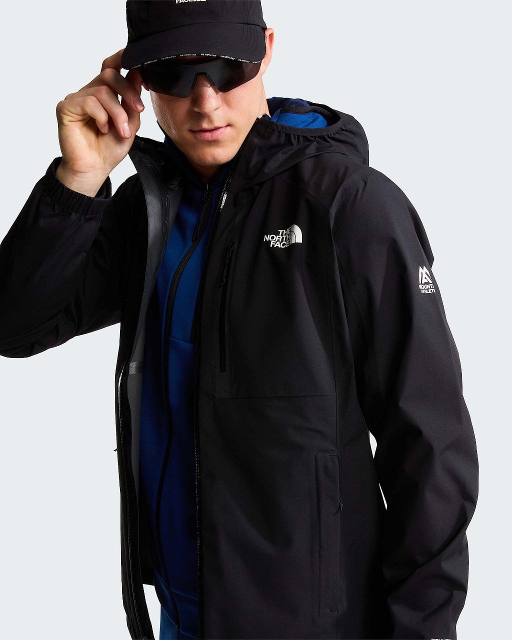 Куртка The North Face Mountain Athletics Rainlit Hooded Jacket