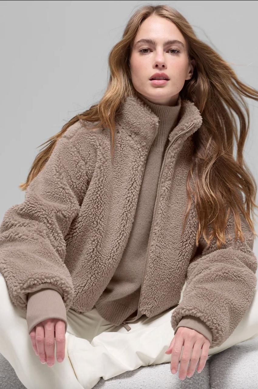 Женская куртка Alo Yoga Foxy Sherpa Jacket 'Latte'